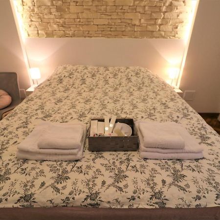 Cozy Old Town Apartment - Free Minibar Bukurešť Exteriér fotografie