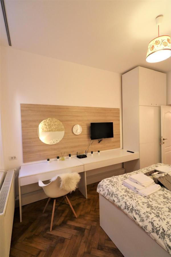 Cozy Old Town Apartment - Free Minibar Bukurešť Exteriér fotografie